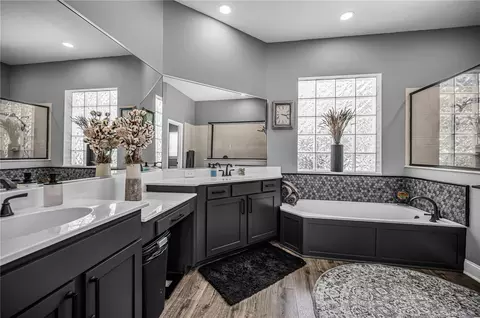 Bath - 11423 30th Cv E, Parrish, FL 34219 photo 1 of 4