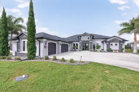5220 Lake Venice Dr, Wimauma, FL 33598