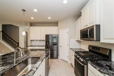 Kitchen - 11140 Spring Point Cir, Riverview, FL 33579 photo 2 of 3
