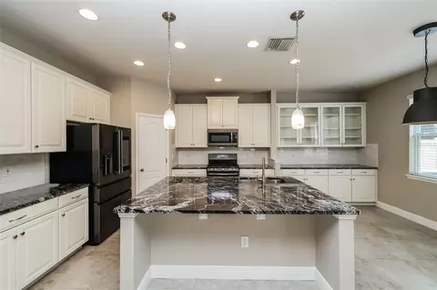 Kitchen - 11140 Spring Point Cir, Riverview, FL 33579 photo 1 of 3