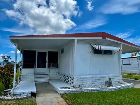 130 Melody Ln, Tarpon Springs, FL 34689