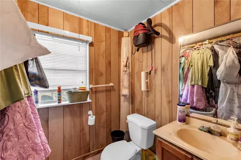 Bath - 13610 Acker Rd, Dover, FL 33527 photo 3 of 3