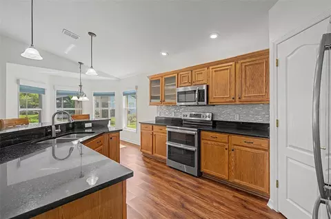 Kitchen - 11709 Spindrift Loop, Hudson, FL 34667 photo 2 of 4