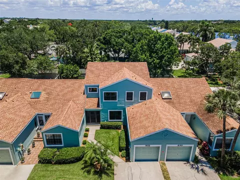 932 Myakka Ct NE, Saint Petersburg, FL 33702