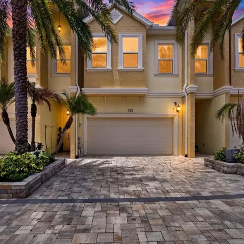 750 Grand Cypress Ln, Tarpon Springs, FL 34689