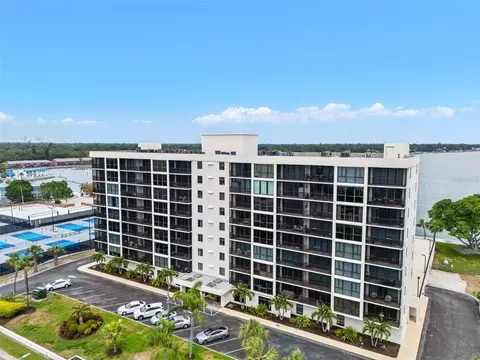 7100 Sunshine Skyway Ln S #701, Saint Petersburg, FL 33711