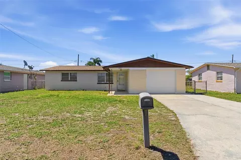 3904 Redwood Dr, Holiday, FL 34691