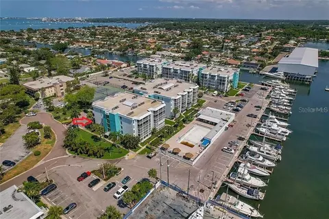 4910 38th Way S #111, Saint Petersburg, FL 33711