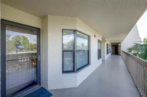 1316 Pasadena Ave S #206, South Pasadena, FL 33707