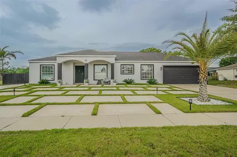 12121 Colonial Estates Ln, Riverview, FL 33579