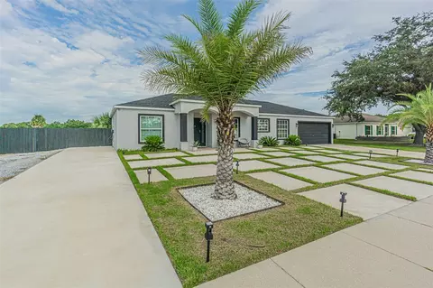 Exterior - 12121 Colonial Estates Ln, Riverview, FL 33579 photo 2 of 4