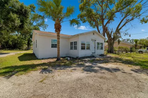 Exterior - 1611 E Shell Point Rd, Ruskin, FL 33570 photo 2 of 16