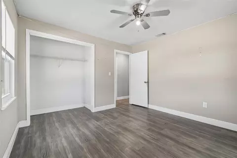 Bedroom - 1611 E Shell Point Rd, Ruskin, FL 33570 photo 4 of 5