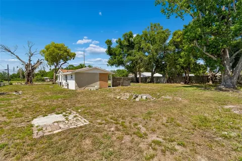 Exterior - 1611 E Shell Point Rd, Ruskin, FL 33570 photo 8 of 16