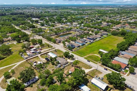 View/Area - 1611 E Shell Point Rd, Ruskin, FL 33570 photo 1 of 10