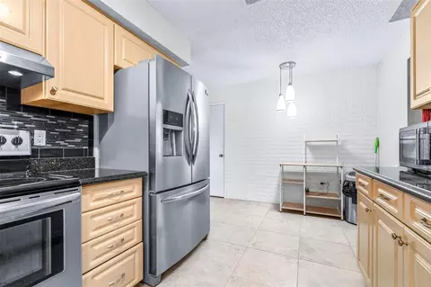 Kitchen - 8441 Braganza St, Spring Hill, FL 34608 photo 4 of 4