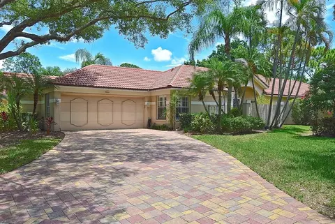 3890 Lyndhurst Ct, Sarasota, FL 34235