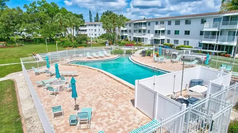 Exterior - 2217 Sunset Dr #E27, Bradenton, FL 34207 photo 9 of 10