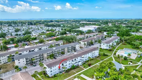View/Area - 2217 Sunset Dr #E27, Bradenton, FL 34207 photo 6 of 7