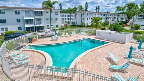 Exterior - 2217 Sunset Dr #E27, Bradenton, FL 34207 photo 8 of 10
