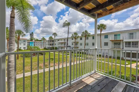 Exterior - 2217 Sunset Dr #E27, Bradenton, FL 34207 photo 4 of 10