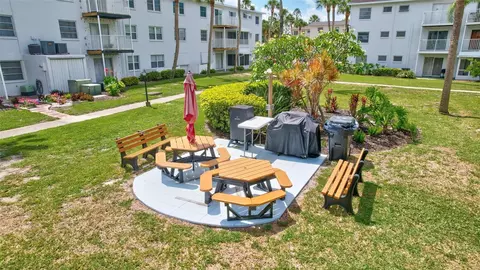 Exterior - 2217 Sunset Dr #E27, Bradenton, FL 34207 photo 10 of 10