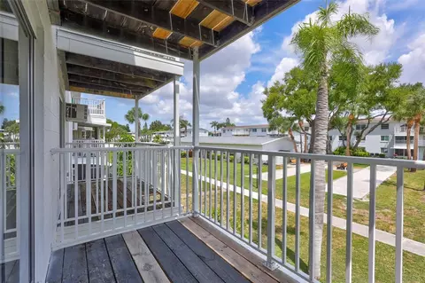 Exterior - 2217 Sunset Dr #E27, Bradenton, FL 34207 photo 5 of 10