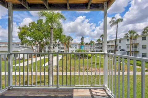 Exterior - 2217 Sunset Dr #E27, Bradenton, FL 34207 photo 3 of 10