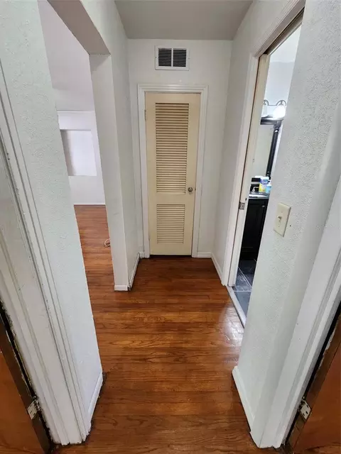 Entry Way - 1608 Edna Ave, Largo, FL 33770 photo 2 of 2