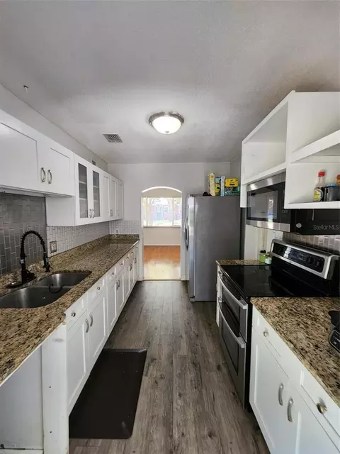 Kitchen - 1608 Edna Ave, Largo, FL 33770 photo 2 of 5