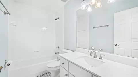 Bath - 56 Hemlock Radl, Ocala, FL 34472 photo 1 of 2