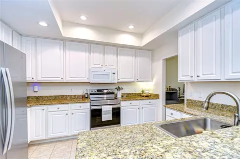 Kitchen - 208 Elm View Ct, Brandon, FL 33511 photo 1 of 4