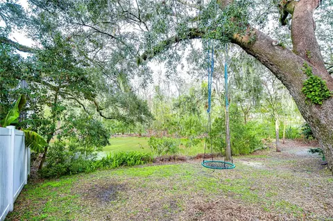 Exterior - 208 Elm View Ct, Brandon, FL 33511 photo 7 of 8