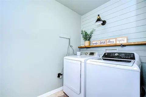 Other - 208 Elm View Ct, Brandon, FL 33511 photo 2 of 4