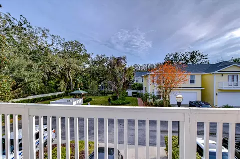 Exterior - 208 Elm View Ct, Brandon, FL 33511 photo 5 of 8
