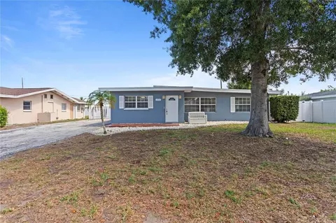 13733 Trinidad Dr, Seminole, FL 33776