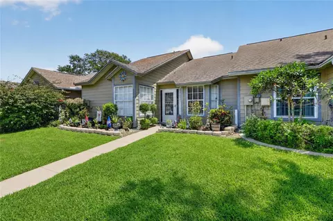 2370 Bentley Dr, Palm Harbor, FL 34684