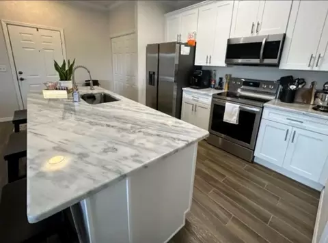 Kitchen - 306 Eagle Pond Dr, Winter Haven, FL 33884 photo 2 of 5