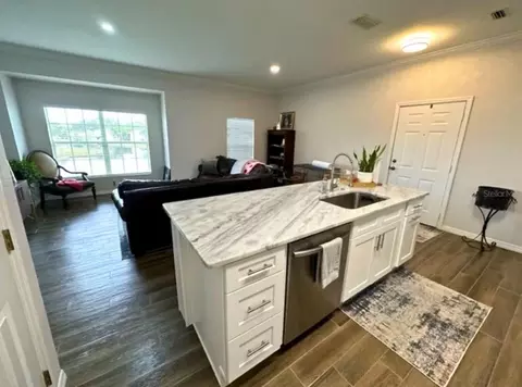 Kitchen - 306 Eagle Pond Dr, Winter Haven, FL 33884 photo 4 of 5