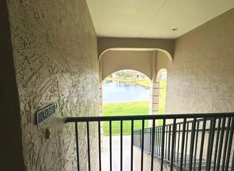 306 Eagle Pond Dr, Winter Haven, FL 33884