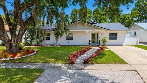 6640 Winding Oak Dr, Tampa, FL 33625