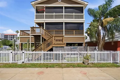19105 Whispering Pines Dr, Indian Shores, FL 33785