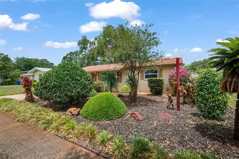 Exterior - 970 8th Ave NE, Largo, FL 33770 photo 3 of 12
