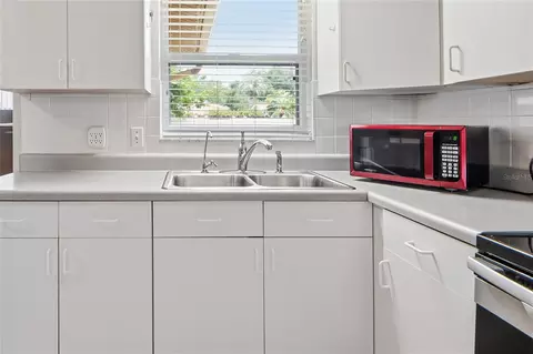 Kitchen - 970 8th Ave NE, Largo, FL 33770 photo 2 of 3