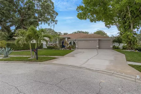 727 Hidden Lake Dr, Tarpon Springs, FL 34689