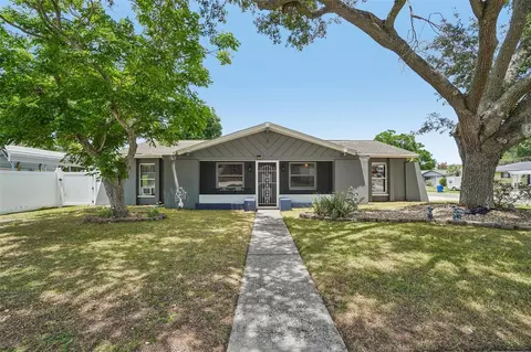 2220 Whitney Pl, Valrico, FL 33594