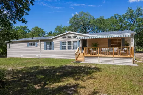14221 Hurricane Dr, Weeki Wachee, FL 34614