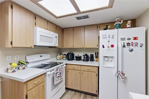 Kitchen - 11241 SW 77th Ct, Ocala, FL 34476 photo 5 of 6