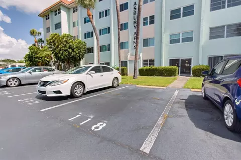 801 83rd Ave N #118, Saint Petersburg, FL 33702