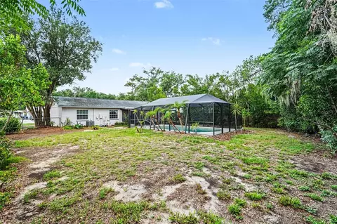 Exterior - 2022 Lance Ct, Dover, FL 33527 photo 5 of 8